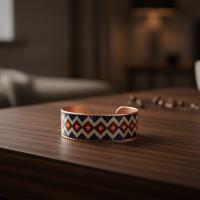 Kilim Bordür Motifli El Yapımı Kalın Bakır Bileklik - Seri 009