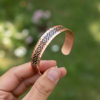 Siyah Geometrik Desenli El Yapımı İnce Bakır Bileklik - Seri 002