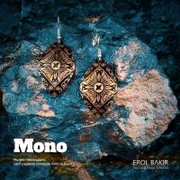Mono Altın Zemin Yıldız Kar Tanesi Geometrik Desenli El Yapımı Bakır Küpe – Handmade Copper Earring