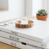 İnce Bakır Bileklik - Siyah Geometrik Çiçek Desen Model 027