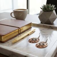Bakır Küpe - Siyah Krem Desen Çiçek Motifli Model 058